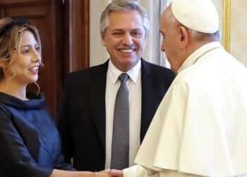 Alberto Fernández arribó a Roma para concluir con su gira europea