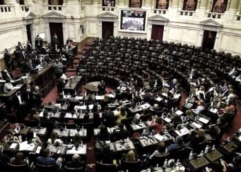 Buscan crear un programa nacional de cuidado integral para niños y adolescentes con cáncer