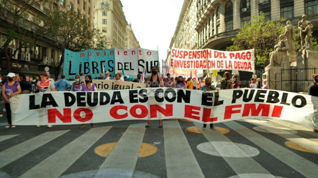 Organizaciones sociales y políticas marcharon al Ministerio de Economía contra el FMI