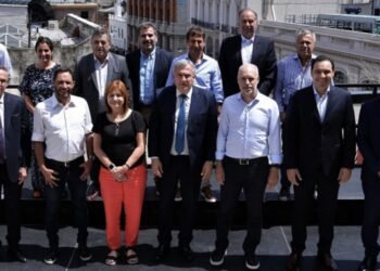 JxC “no empujará” al default pero aclaró que “no comparte” el programa económico