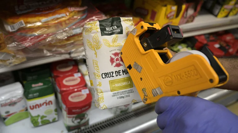 Pablo Moyano tomó distancia del Gobierno y advirtió: “Si hay ajuste, saldremos a la calle”