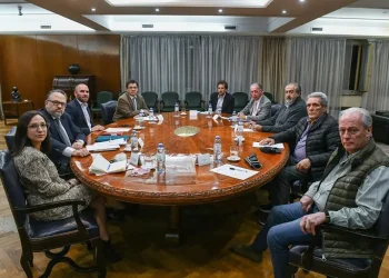 El Gobierno llegó a un principio de acuerdo con empresarios y sindicalistas para tomar medidas contra la inflación