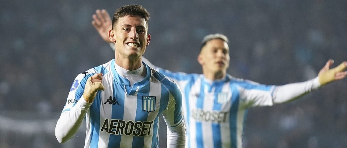 Racing venció a Melgar y quedó a un paso de clasificar a la siguiente instancia