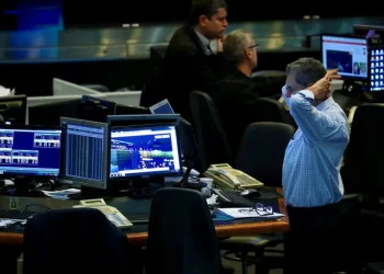 Empieza la semana más complicada desde que asumió el gobierno: el mercado no quiere bonos en pesos ni en dólares