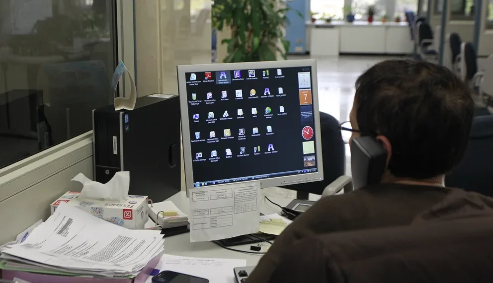 Empleo público y déficit fiscal: cayó el gasto en contratados pero subió en personal permanente