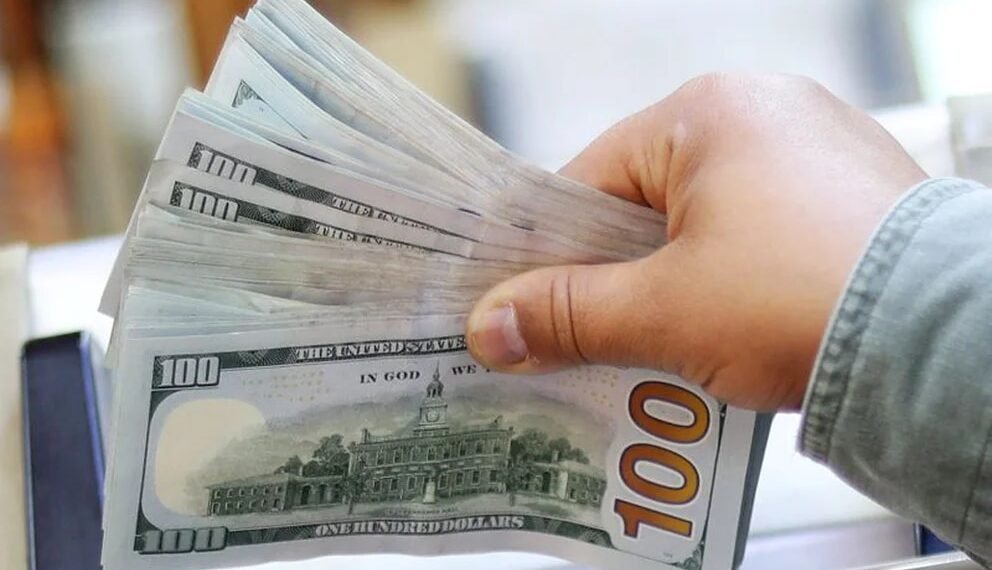 Expectativa por las medidas cambiarias que define el equipo económico para pasar la primavera