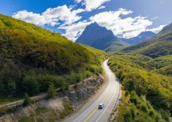 Vialidad Nacional y el Ministerio de Turismo y Deportes comenzaron a instalar cartelería alusiva al programa La Ruta Natural