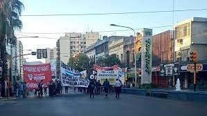 Caos de tránsito en el Puente Pueyrredón por un corte en el acceso a CABA