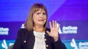 Patricia Bullrich defendió al policía de civil que mató a un ladrón luego de que lo asalte