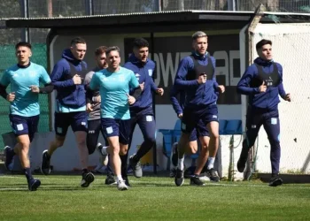 Racing visita a Tigre con la mente puesta en Boca