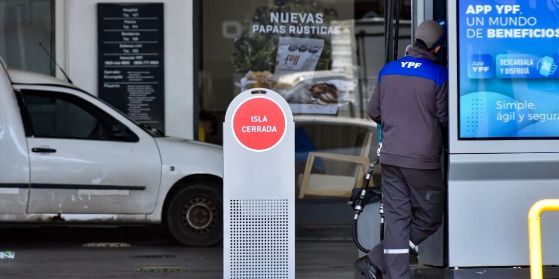 Escasez de combustible en todo el país
