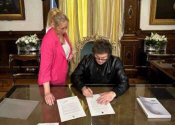 Milei invitó al Papa Francisco a visitar Argentina