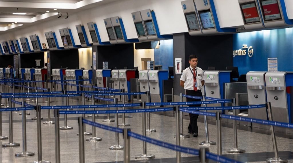 Comenzó a regir el paro nacional aeronáutico