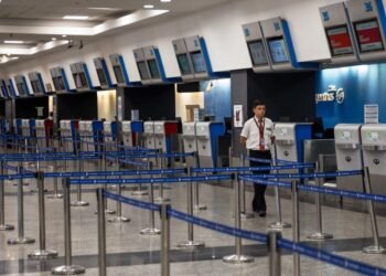 Comenzó a regir el paro nacional aeronáutico