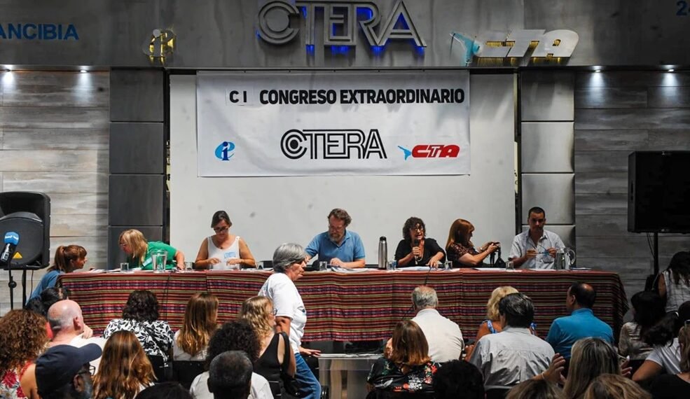 Paro docente: quiénes adhieren y a qué provincias afecta este lunes 26 de febrero