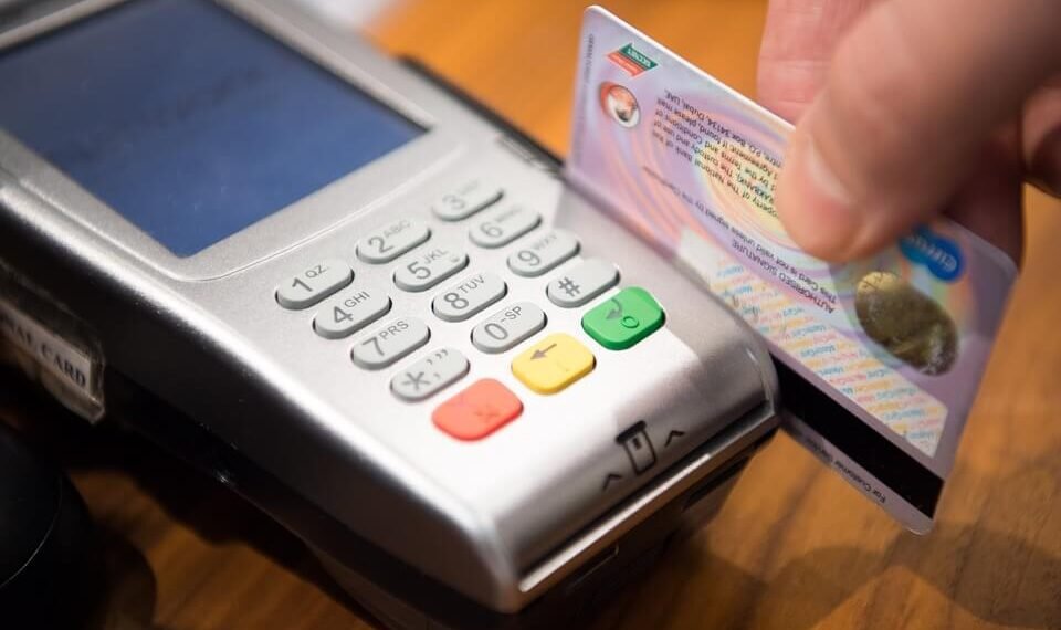 Pagos con tarjeta de crédito y débito: el Gobierno presentará un proyecto para evitar fraudes