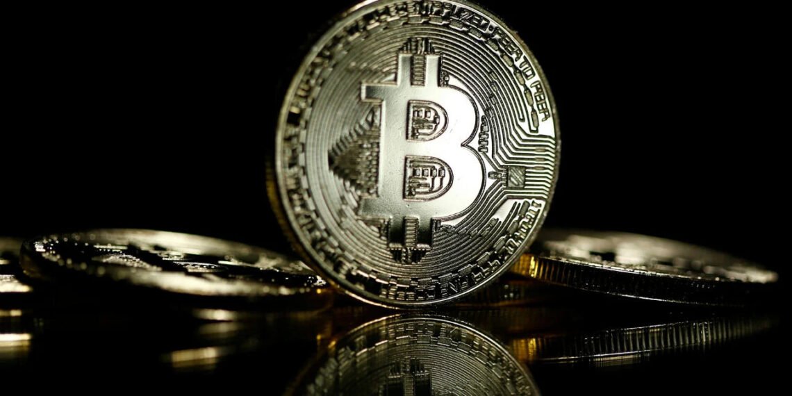Bitcoin superó un récord histórico: rozó los 70 mil dólares