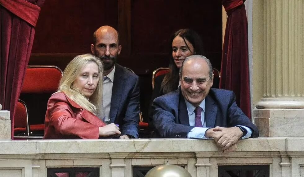Karina Milei y Guillermo Francos regresaron al Congreso para seguir de cerca la votación de la Ley Bases