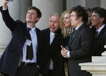 Reforma laboral: ultra reducida, con Santiago Caputo como nexo oculto con la CGT