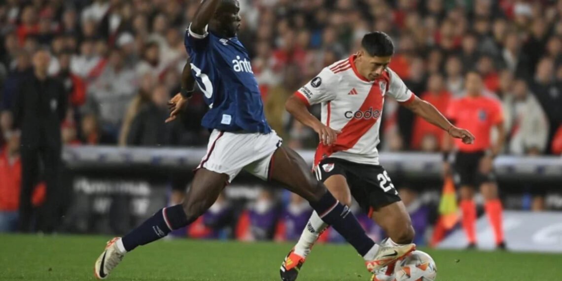 River va a Montevideo contra Nacional en busca de la clasificación