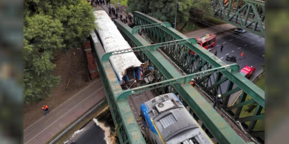 El país en emergencia ferroviaria por el choque de trenes en Palermo