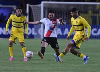 Boca a todo o nada contra Nacional de Potosí