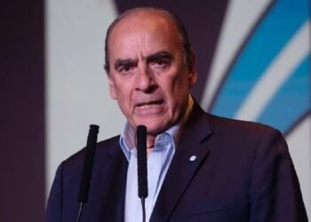 Francos anticipó que habrá recortes si el Congreso insiste con la nueva fórmula