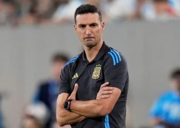 Suspendieron a Scaloni y no podrá dirigir ante Perú por la Copa América