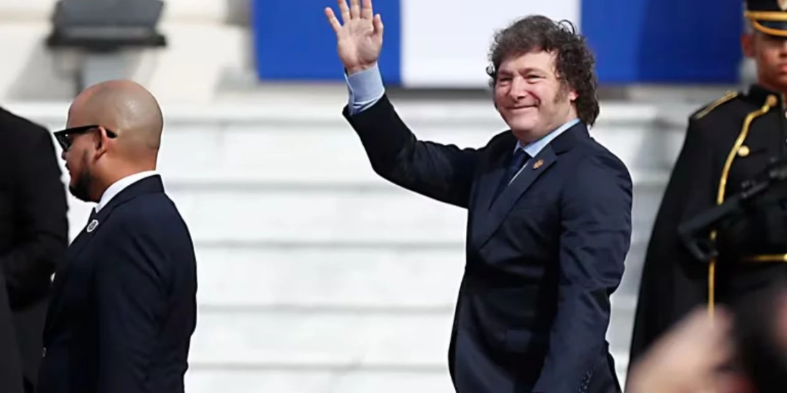 Milei inició su agenda en el G7: saludó al papa Francisco y a Biden