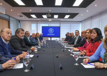 El Gobierno comenzó a dialogar con la CGT para evitar otro paro