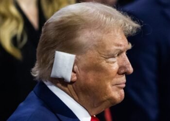 Convención Republicana: Donald Trump apareció de sorpresa con la oreja vendada