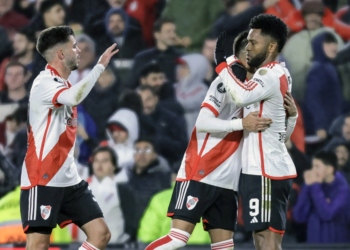 El Millonario no le dio chances a la T y está entre los ocho mejores de América