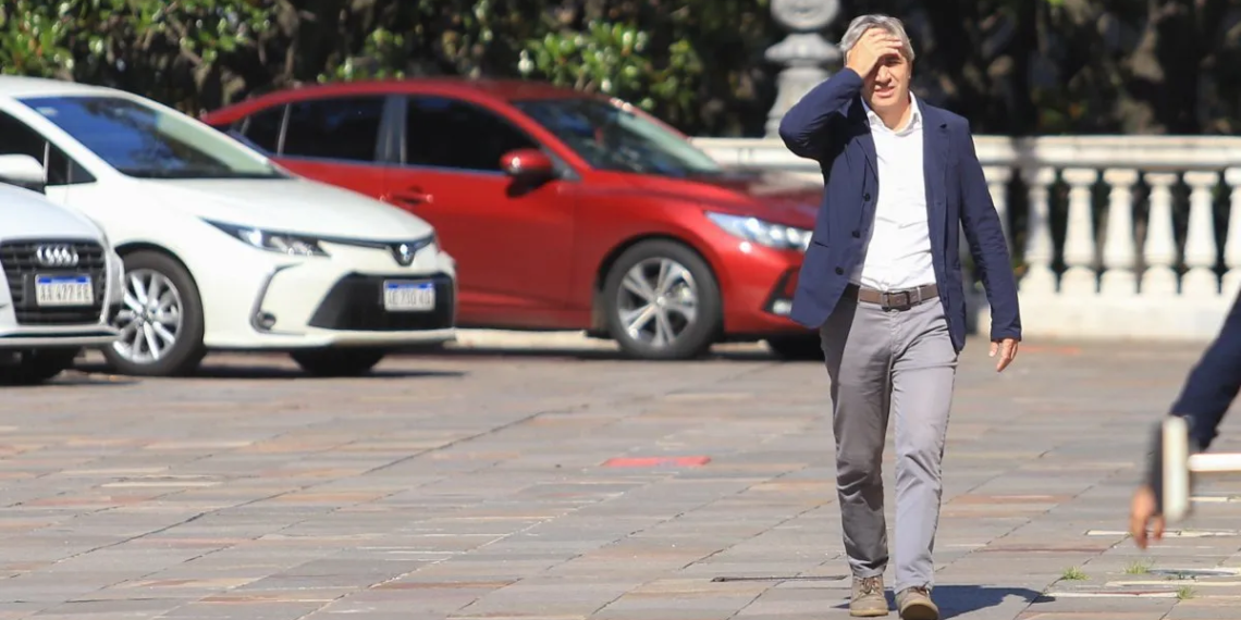 Caputo cruzó a los gobernadores K que no asistieron a la reunión por el Presupuesto: “Siguen subiendo impuestos para perjudicar al país”
