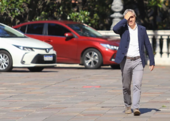 Caputo cruzó a los gobernadores K que no asistieron a la reunión por el Presupuesto: “Siguen subiendo impuestos para perjudicar al país”