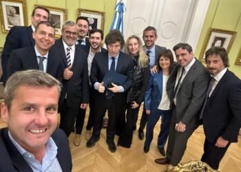 La cúpula de la UCR defendió la suspensión de los diputados que apoyaron el veto de Milei y elevó la interna