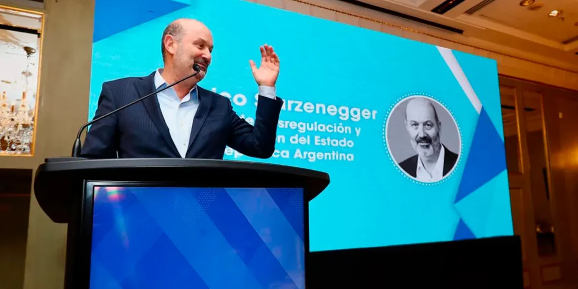 Coloquio IDEA: Sturzenegger “Nunca más nos pidan bajar impuestos”