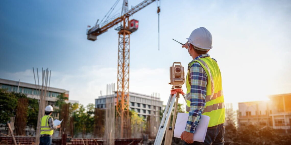 En niveles muy bajos aún, el empleo en la construcción lleva dos meses de leve recuperación