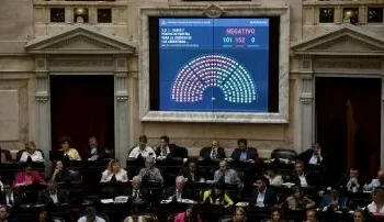 Se debate el proyecto que busca limitar el juego online