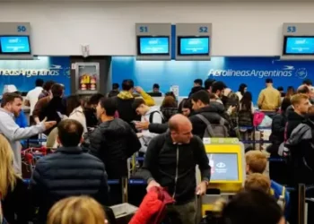 Sigue la tensión entre Aerolíneas Argentinas y el Gobierno Nacional, se  suspendieron paritarias