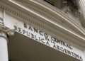 El Banco Central flexibiliza la compra de dólar oficial para un grupo de empresas
