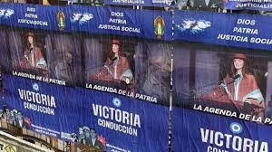 Aparecieron afiches de “Victoria Conducción” alrededor del Congreso