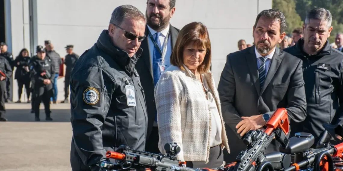 Tras las Taser, ahora el Gobierno va por pistolas y escopetas