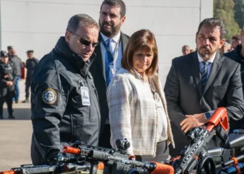 Tras las Taser, ahora el Gobierno va por pistolas y escopetas