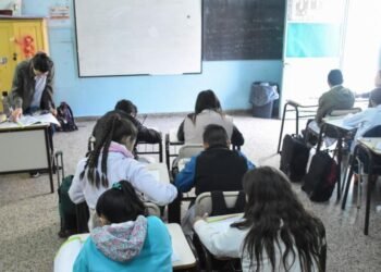 Ciclo lectivo 2025: estudiantes de escuelas secundarias bonaerenses están en las aulas