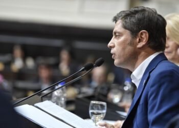 Axel Kicillof: “En toda la Argentina tenemos un paráte de las obras y un desfinanciamiento de la educación”