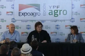El presidente Javier Milei respaldó a Patricia Bullrich tras la marcha de los jubilados: “Los buenos son los de azul”
