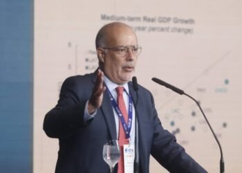 Tras Georgieva, Valdés defiende neutralidad del FMI