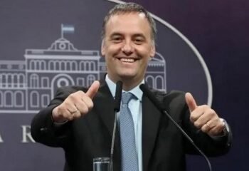 Malestar por dichos de Adorni sobre votantes