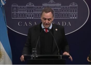 Gobierno quita feriado a empleados