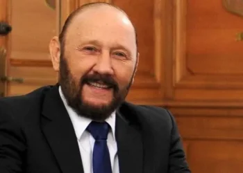 Insfrán: “Superávit sin sentido”